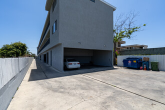 13605 Cerise Ave in Hawthorne, CA - Building Photo - Building Photo