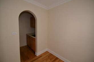 429 W Roscoe St, Unit J03W in Chicago, IL - Foto de edificio - Building Photo