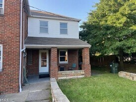 455 E 200th St in Cleveland, OH - Building Photo