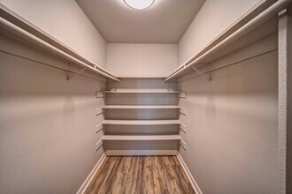 Redding Hilltop Apartments in Redding, CA - Building Photo - Building Photo