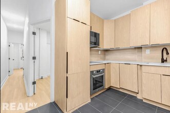 159 Newel St in Brooklyn, NY - Building Photo - Building Photo