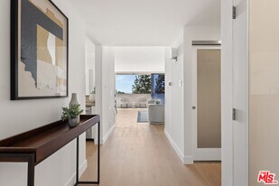 8787 Shoreham Dr in West Hollywood, CA - Building Photo