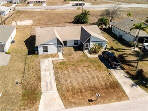 1733 NE 7th Pl in Cape Coral, FL - Building Photo - Building Photo