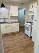112 N Dobson St in Burleson, TX - Building Photo - Building Photo