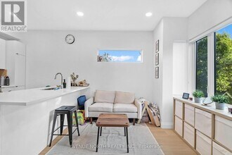 368 Tweedsmuir Ave in Ottawa, ON - Building Photo - Building Photo