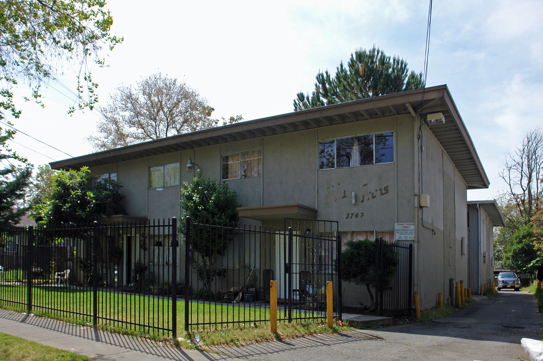 3742 4th Ave in Sacramento, CA - Building Photo