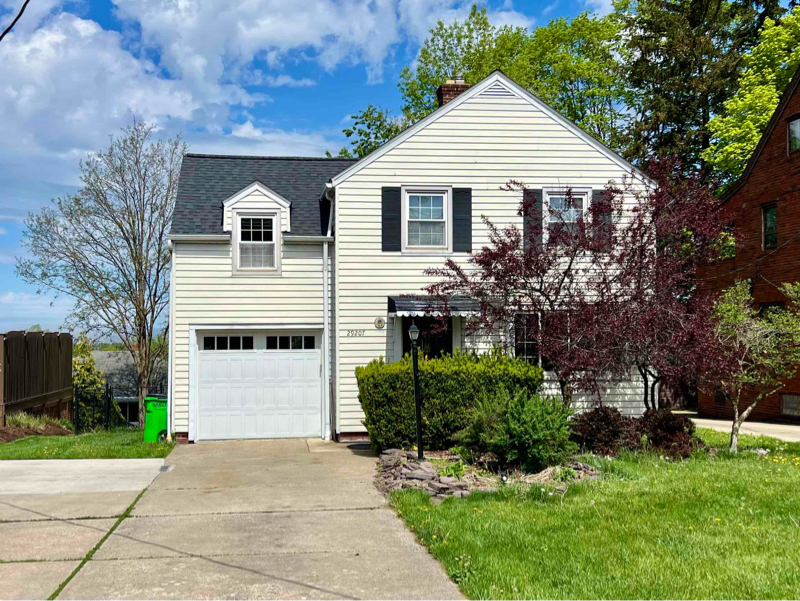 29207 Ridge Rd in Wickliffe, OH - Building Photo
