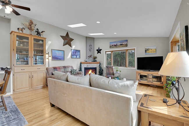 5063 S Syndt Rd in Evergreen, CO - Foto de edificio - Building Photo