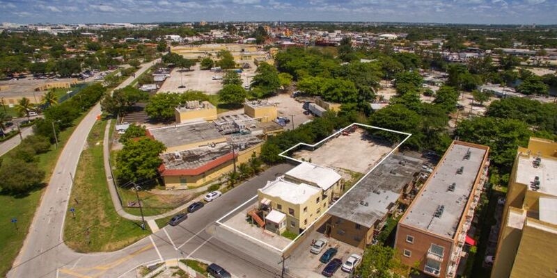 2765 NW 17th Ter in Miami, FL - Building Photo