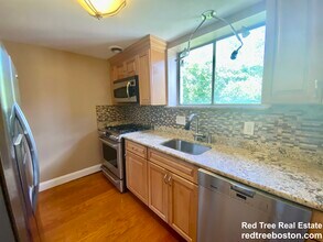 20 Stearns Rd in Brookline, MA - Building Photo - Building Photo