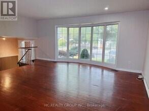 31 Roanoke Rd in Toronto, ON - Building Photo - Building Photo
