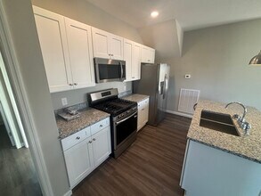 150 Apache Ln in Lafayette, TN - Foto de edificio - Building Photo