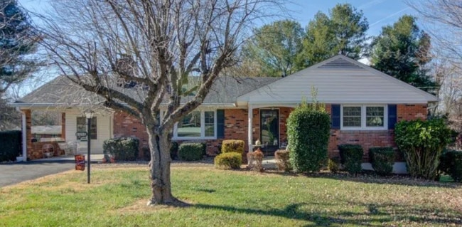 1290 Rainbow Forest Dr