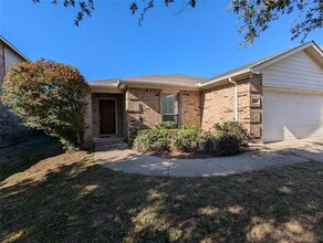 10409 Hideaway Trail in Fort Worth, TX - Building Photo - Building Photo