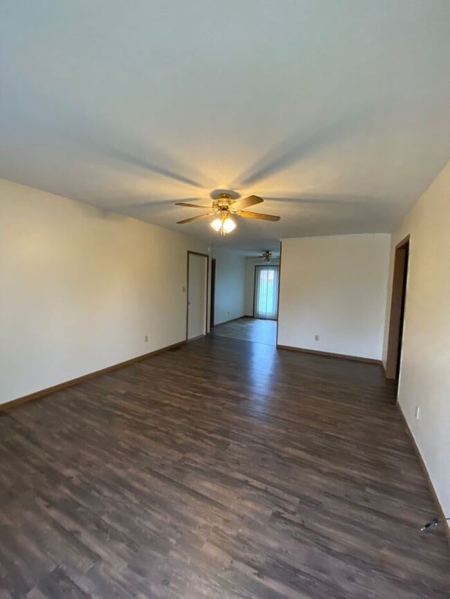 1610 Country Walk Ct in Terre Haute, IN - Building Photo - Building Photo