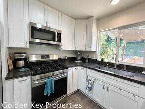 4911 Glenhaven Dr in Oceanside, CA - Building Photo - Building Photo