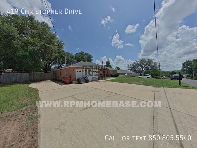419 Christopher Dr in Crestview, FL - Building Photo - Building Photo