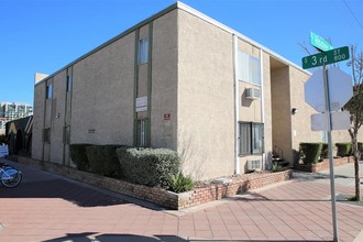 Hoover Manor Apartments in Las Vegas, NV - Building Photo - Building Photo