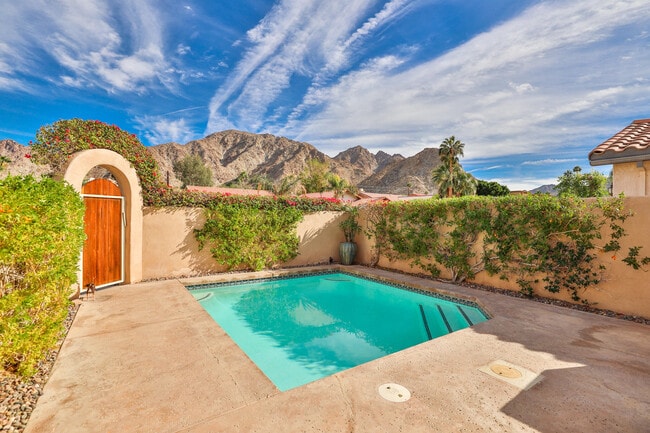 property at 54605 Avenida Vallejo