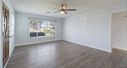 521 Fairview Ave in Madera, CA - Building Photo - Building Photo