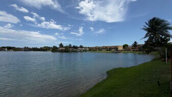 341 NW 109th Ave, Unit 10C in Miami, FL - Building Photo