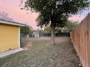 235 E Calera St in Uvalde, TX - Building Photo - Building Photo