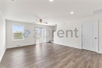 1926 Tranquility Cir in Newton, NC - Foto de edificio - Building Photo