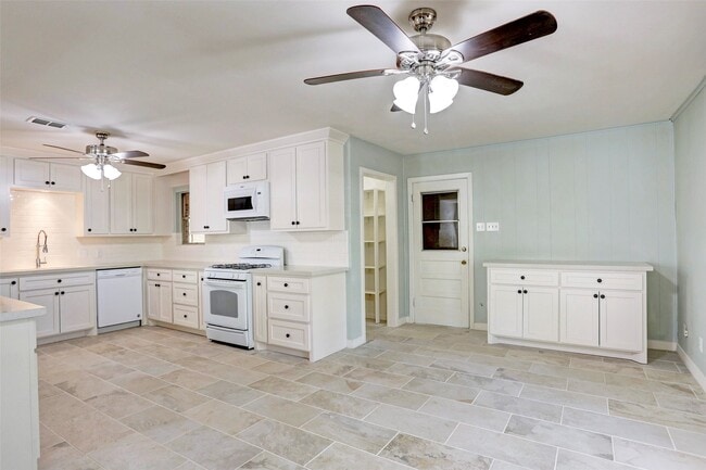 3611 Galway Ln