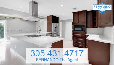 1804 SW 102nd Ct in Miami, FL - Foto de edificio - Building Photo