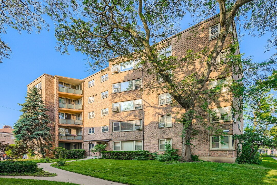 2142 W Rosemont Ave in Chicago, IL - Building Photo