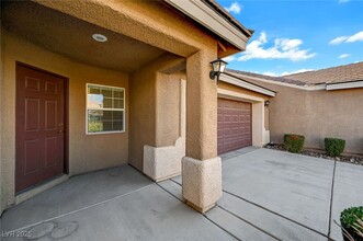 5345 Cholla Cactus Ave in Las Vegas, NV - Building Photo - Building Photo