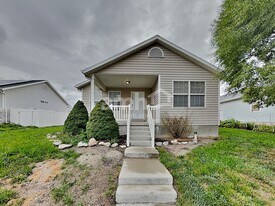 1877 E Cedar Dr in Eagle Mountain, UT - Building Photo