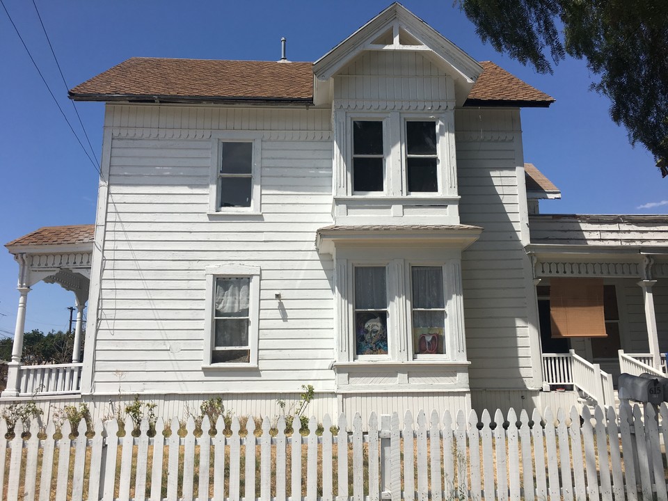 341 F Ave in National City, CA - Building Photo