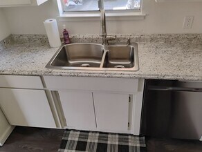 521 Laurel Ave in Modesto, CA - Building Photo - Building Photo