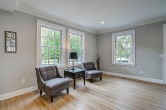 2056 Summit Ave in St. Paul, MN - Building Photo - Building Photo