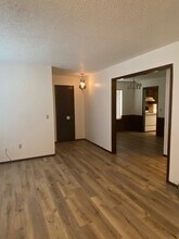 6716 Elk Canyon Rd in Oklahoma City, OK - Building Photo - Building Photo