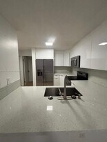 210 SW 11th St in Miami, FL - Building Photo