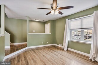 101 Camber Ln in Mount Laurel, NJ - Building Photo - Building Photo