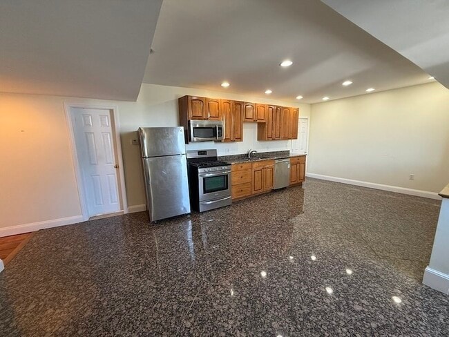 23 Forest St in Medford, MA - Building Photo - Building Photo