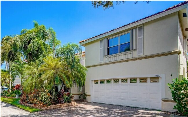 1046 Satinleaf St in Hollywood, FL - Building Photo - Building Photo