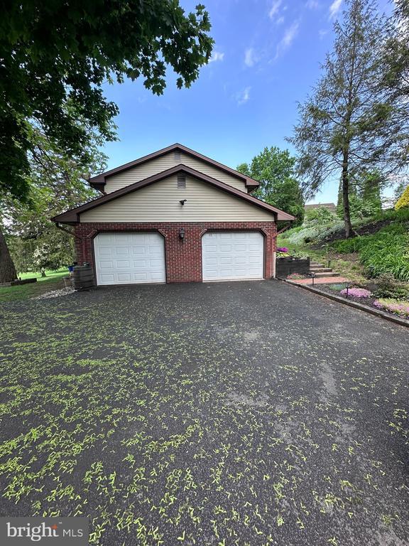 44 Gibraltar Rd in Reading, PA - Building Photo - Building Photo