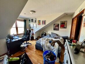 108 Allston St, Unit 4 in Boston, MA - Foto de edificio - Building Photo