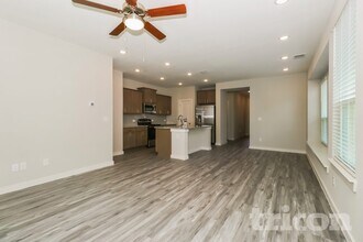 1545 Palo Verde Wy in Leander, TX - Foto de edificio - Building Photo