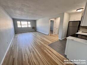 97 Spring St, Unit B4 in Boston, MA - Foto de edificio - Building Photo