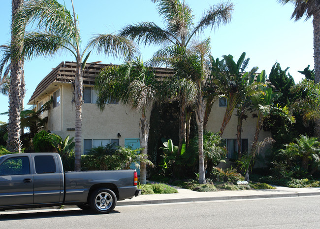 5400 Driftwood St in Oxnard, CA - Foto de edificio - Building Photo