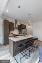 710 N 16th St, Unit 302 in Philadelphia, PA - Building Photo - Building Photo