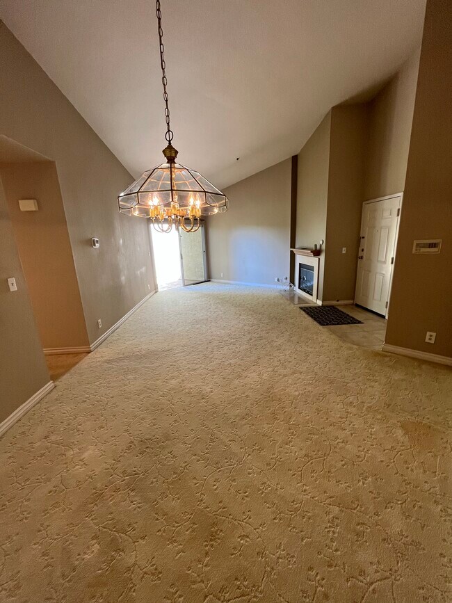 653 Oak Run Trl Rentals in Oak Park, CA