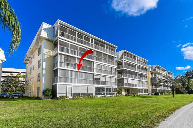 300 John F Kennedy Dr in Atlantis, FL - Foto de edificio - Building Photo