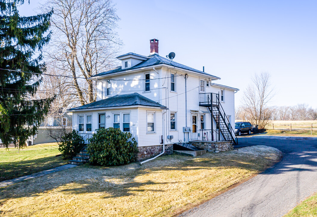 1565 Main St N in Woodbury, CT - Building Photo