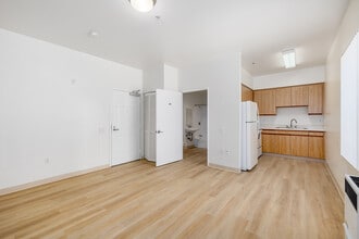 Villa Metropolitano in Los Angeles, CA - Building Photo - Interior Photo